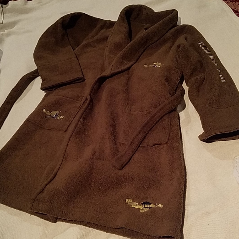 3 piece TCP, ON & NB robe and sweat pants 5/6T